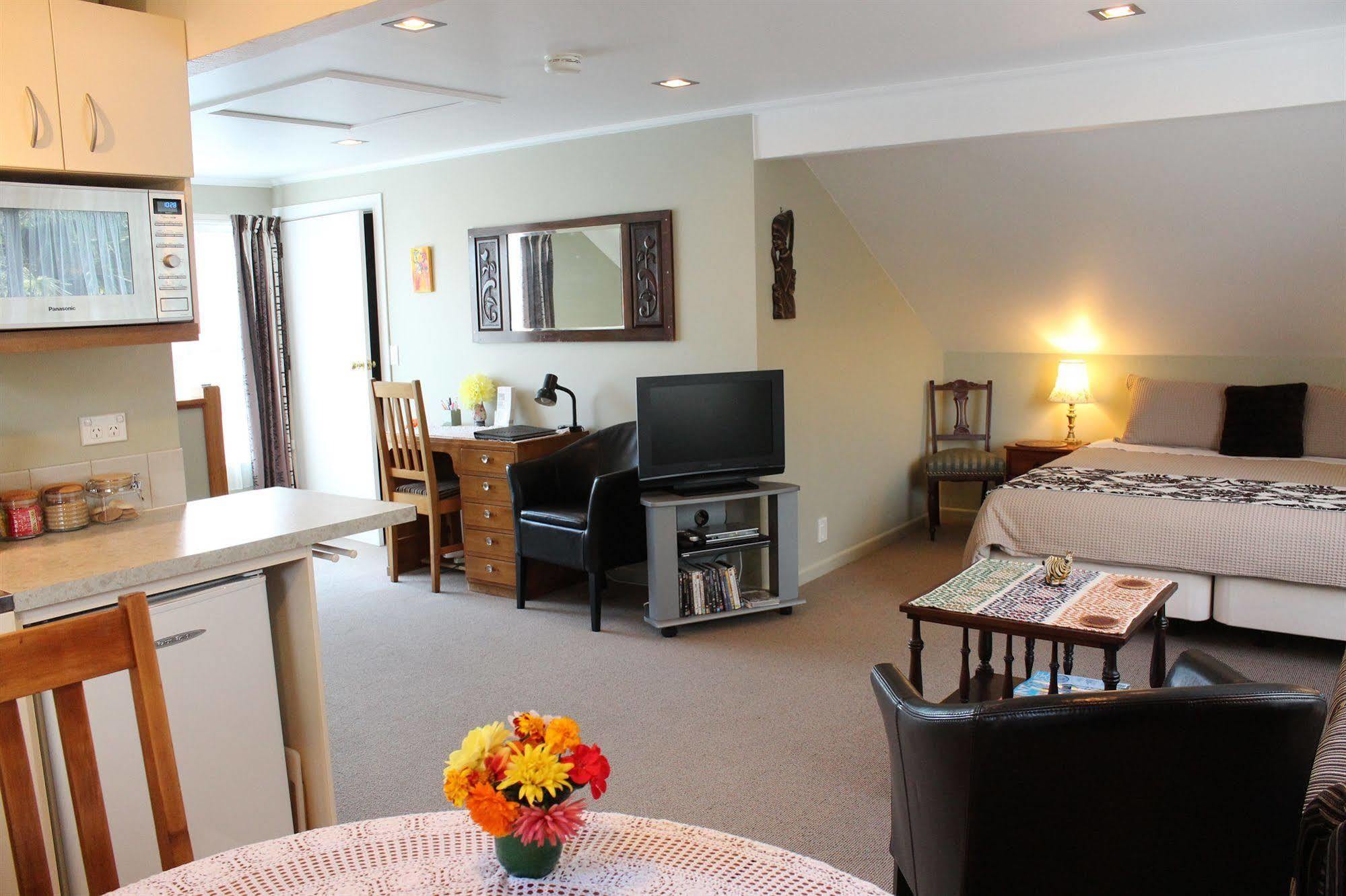 Annick House Bed And Breakfast Нелсън Екстериор снимка